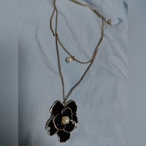 2$addon, Vintage Black and Silver Flower Pendant Necklace